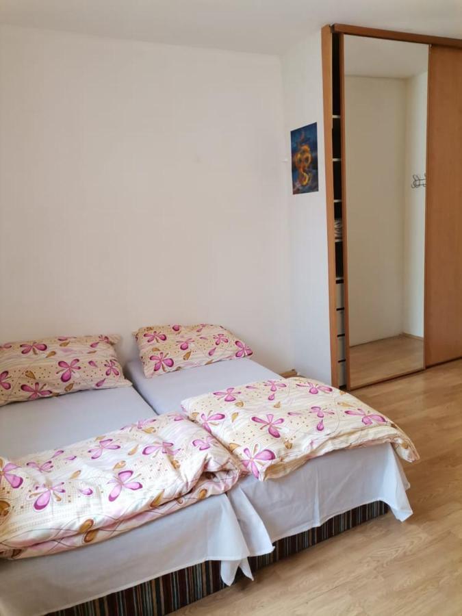 Anh' Private Rooms For Tourist Pressburg Exterior foto